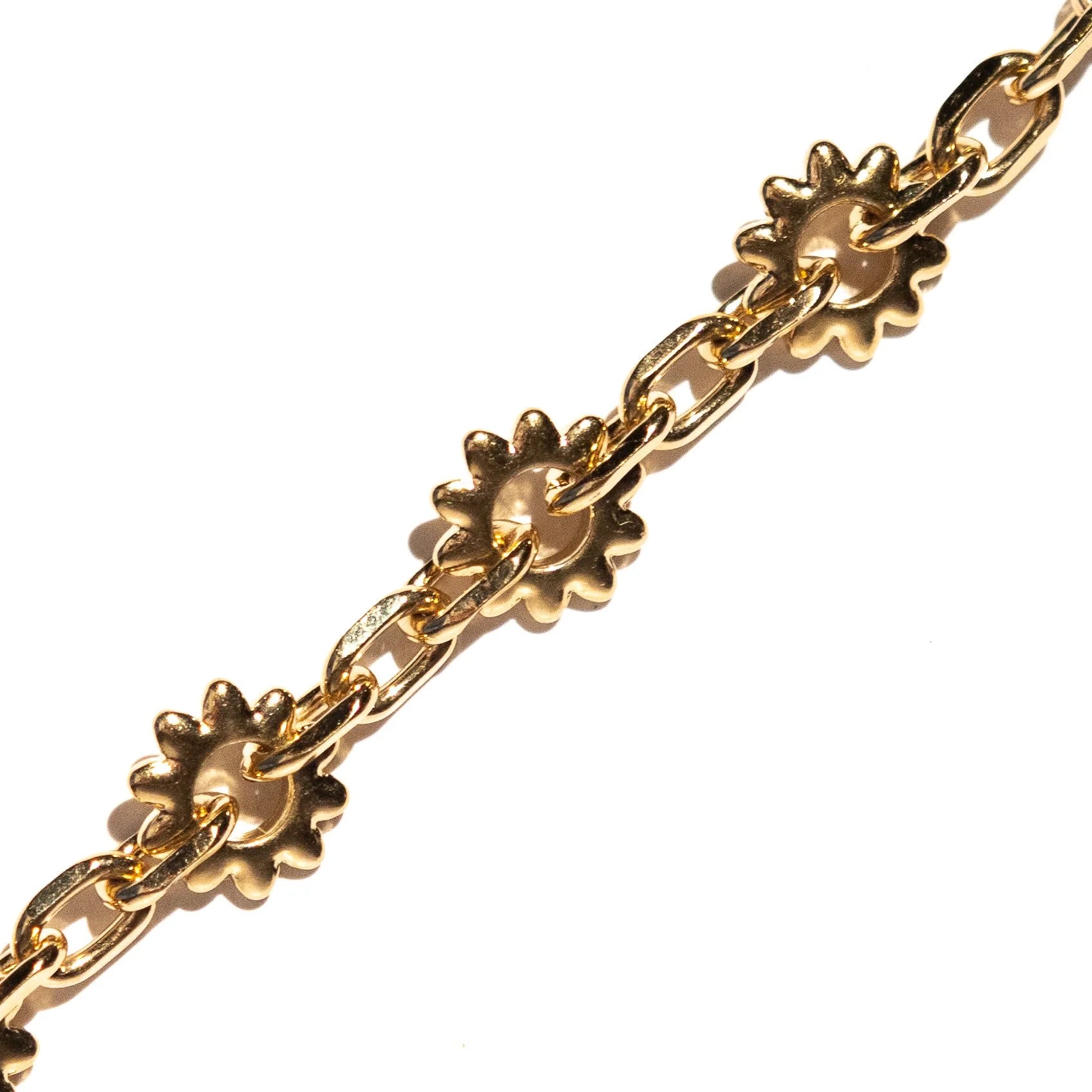 The Daisy Chain Bracelet